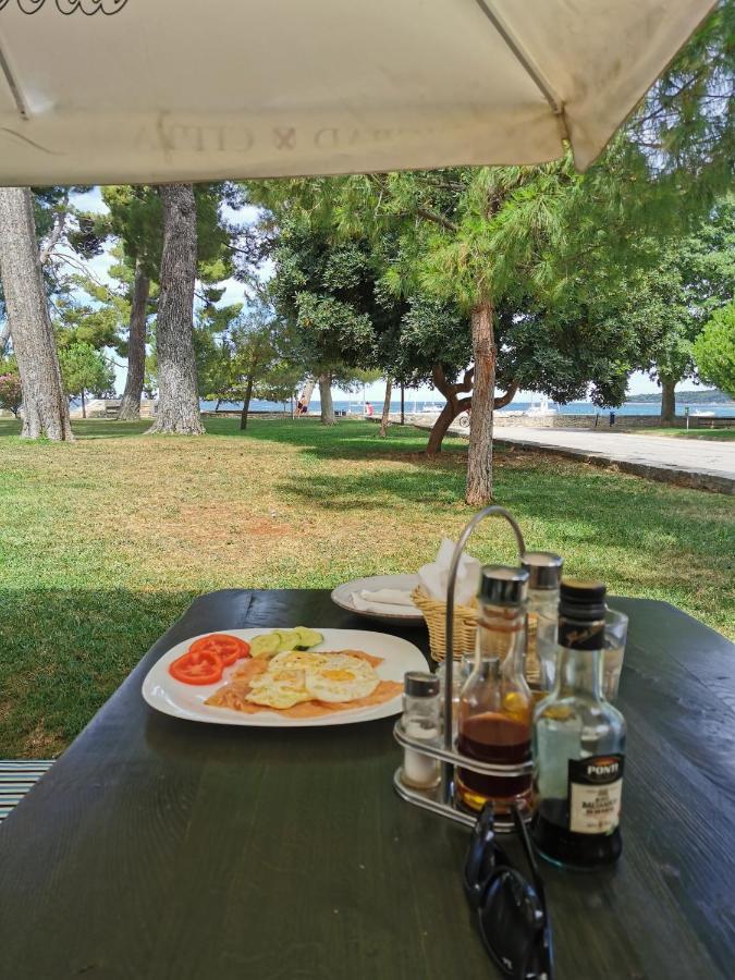 Lara Deluxe Superior 5 Star Apartment, Your Piece Of Heaven By The Sea & Park Novigrad Istria Kültér fotó