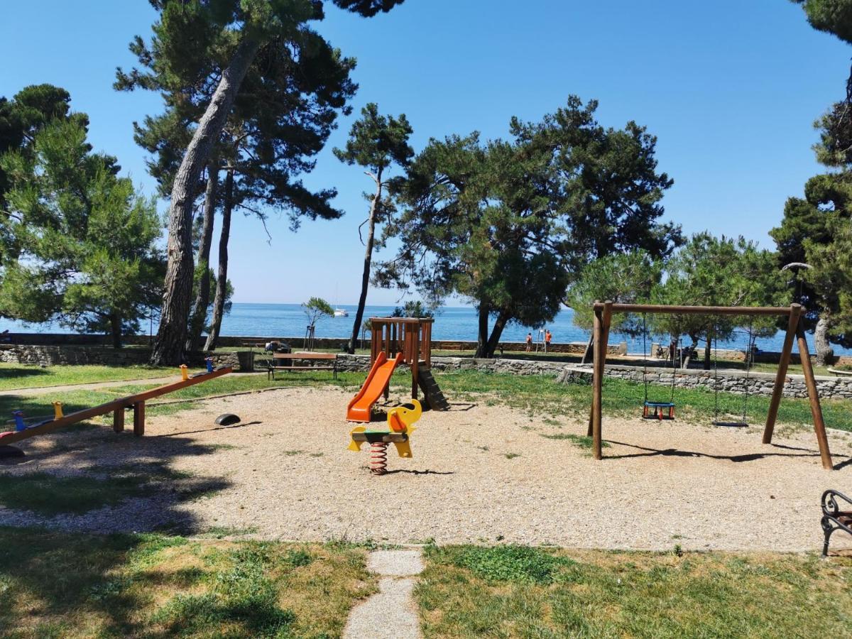 Lara Deluxe Superior 5 Star Apartment, Your Piece Of Heaven By The Sea & Park Novigrad Istria Kültér fotó