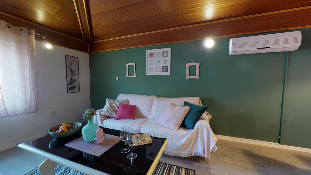 Lara Deluxe Superior 5 Star Apartment, Your Piece Of Heaven By The Sea & Park Novigrad Istria Kültér fotó