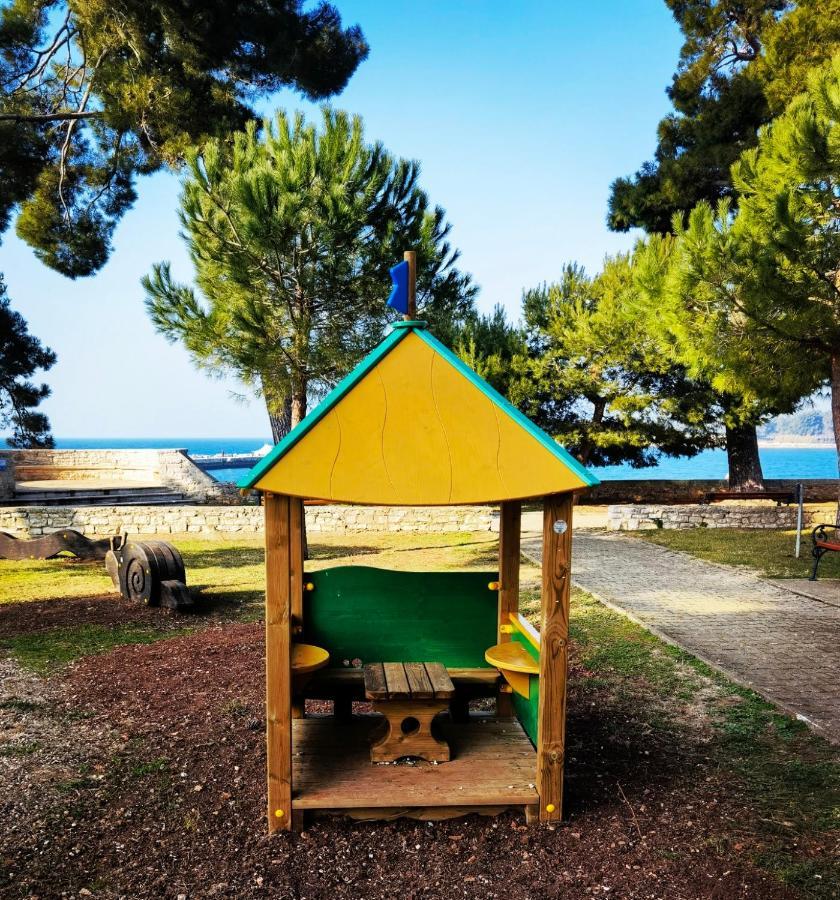 Lara Deluxe Superior 5 Star Apartment, Your Piece Of Heaven By The Sea & Park Novigrad Istria Kültér fotó