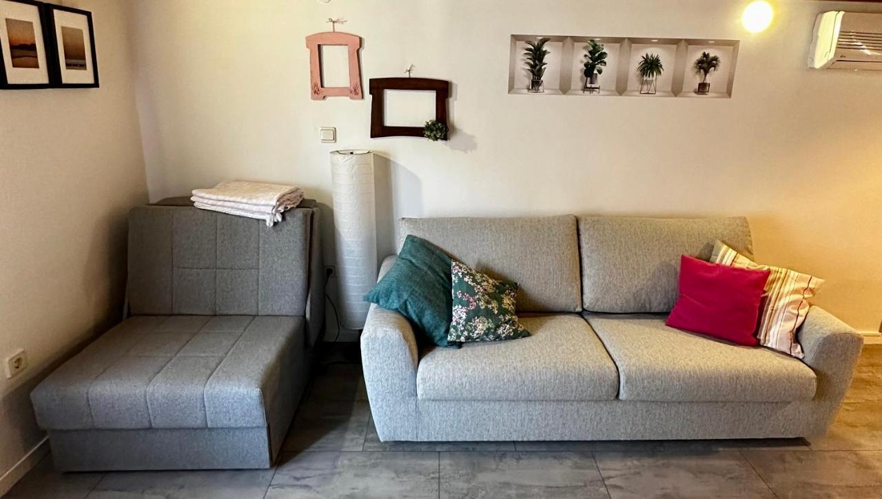 Lara Deluxe Superior 5 Star Apartment, Your Piece Of Heaven By The Sea & Park Novigrad Istria Kültér fotó